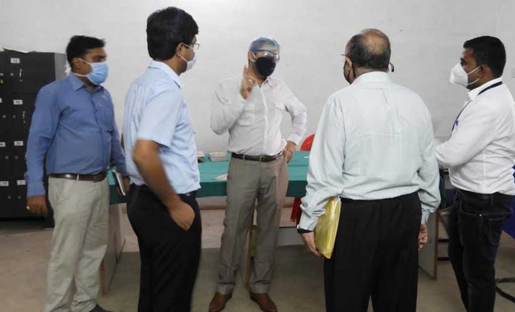 कलेक्टर  गोयल ने तैयार की जाने वाले कोविड सेंटर का किया अवलो... - CG Sandesh
