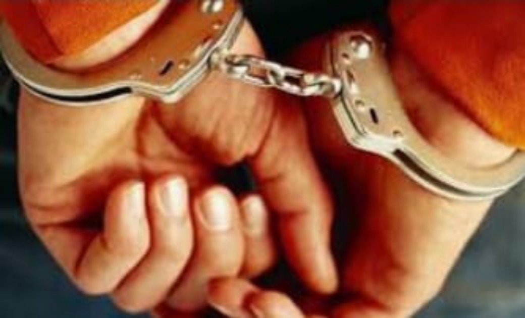 रायगढ़:-पॉलिटेक्निक कॉलेज के सामने गार्डन से 1 लाख रुपये के डेकोरेटिंग फ़ौहारा मोटर पंप को चोरी करने वाला हुवा गिरफ्तार..