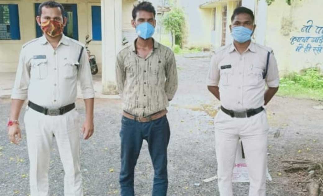 शर्मनाक :- छत्तीसगढ़ में फेसबुक पर हिन्दू देवी देवताओं के बारे में अभद्र टिप्पणी पड़ी भारी... 04 लोगों पर  थाने में गंभीर धाराओं में FIR दर्ज..!!..जिसमे 3 व्यक्ति हैं शासकीय कर्मचारी....एक आरोपी आया गिरफ्त में...जानिए पूरा मामला.