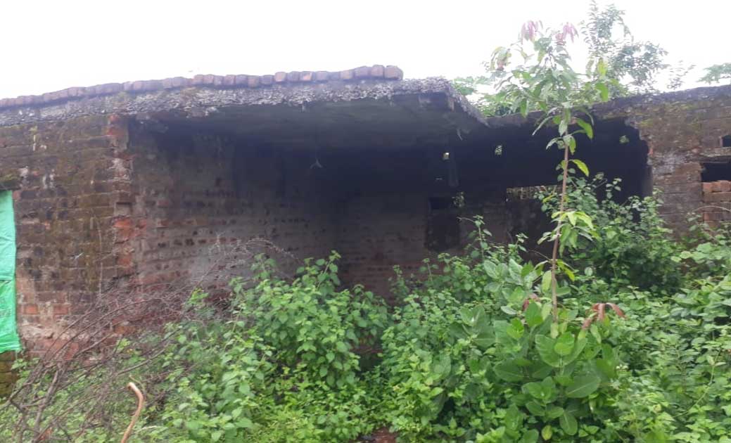 अग्रिम राशि शुल्क के रूप में लेने के बाद अधुरा छोड़ दिया गया ... - CG Sandesh