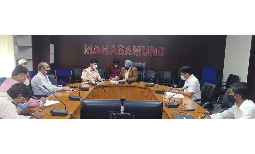कलेक्टर ने जिला स्वास्थ्य अधिकारियों की ली बैठक, जिले में को... - CG Sandesh