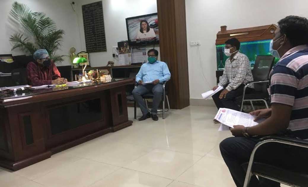 एनएचएम के प्रतिनिधि मंडल ने कलेक्टर से की मुलाकात, कलेक्टर न... - CG Sandesh