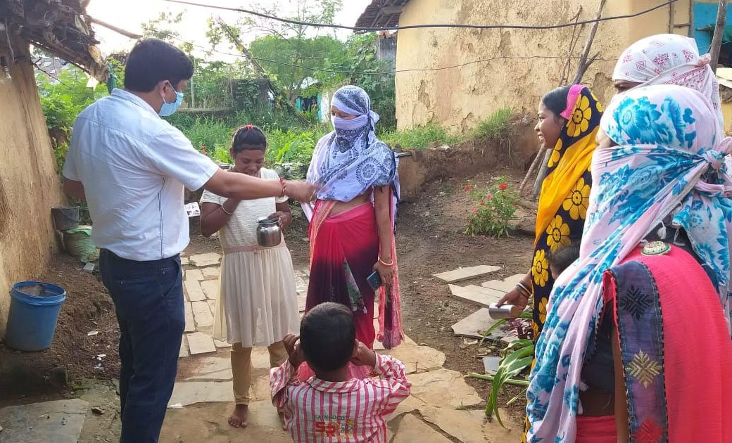 बच्चों को भाने लगी घर-घर खिलाई जा रही एल्बेन्डाजोल की गोलिया... - CG Sandesh