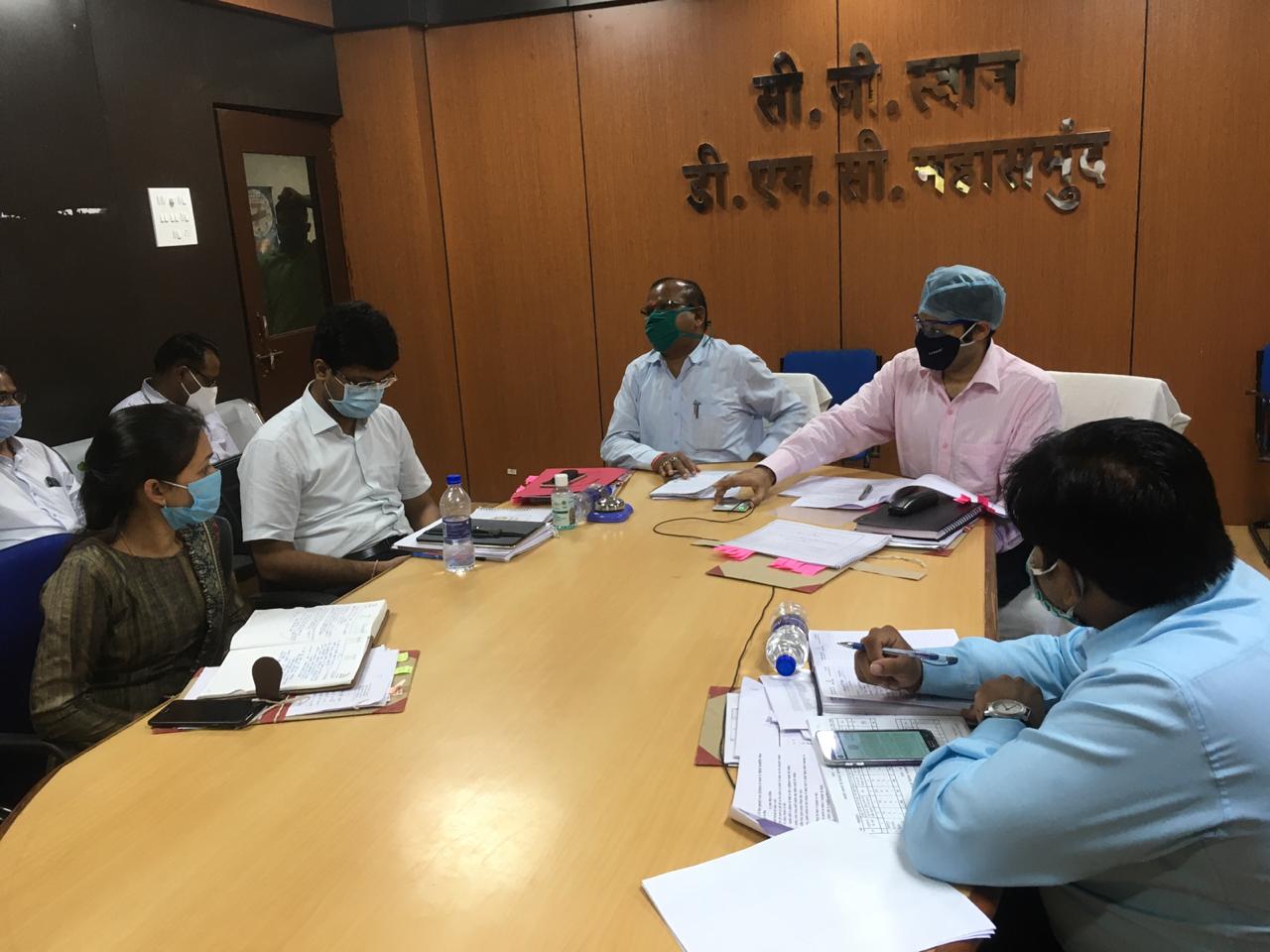 कमिश्नर  चुरेंद्र ने गिरदावरी कार्य के साथ राज्य शासन की प्र... - CG Sandesh