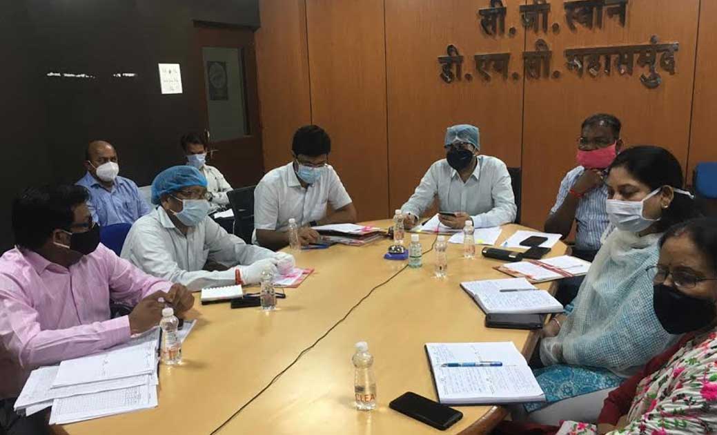 कलेक्टर ने वीडियों कॉन्फ्रेसिंग के माध्यम से ली अधिकारियों क... - CG Sandesh