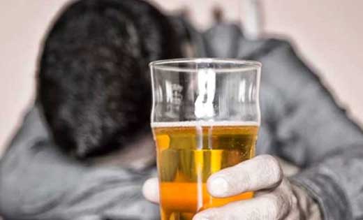 पटेवा : आम लोगो को शराब पीने के लिये सुविधा उपलब्ध कराने पर कार्यवाही.