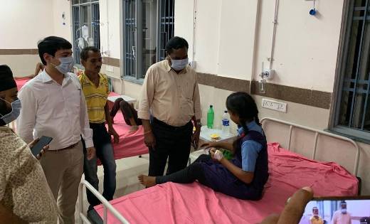 महासमुंद: फ़ूड पॉइज़न की खबर लगते कलेक्टर पहुँचे पिथौरा - CG Sandesh
