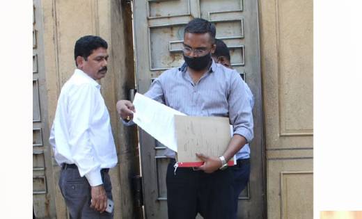 शाहरुख खान के आवास पर NCB की टीम ने ली तलाशी - CG Sandesh