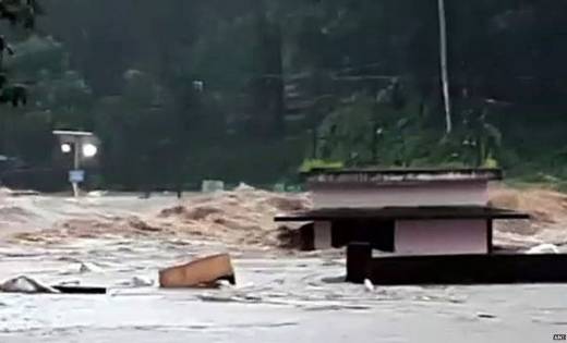 केरल में बारिश ने मचाई तबाही, अब तक हुई 27 की मौत, कई लापता - CG Sandesh