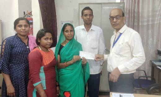 महासमुंद: सफलता की कहानी: जीवन ज्योति बीमा से समूह के दीदीयो... - CG Sandesh