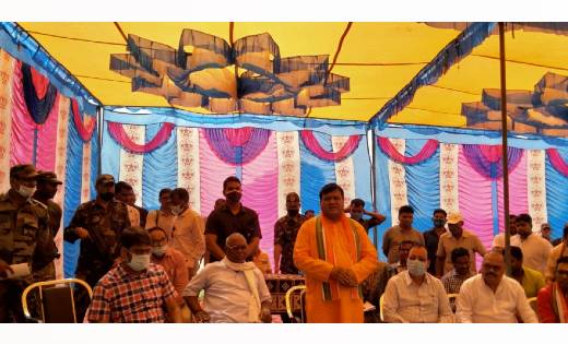 जशपुर: प्रशासनिक अमला पहाड़ी कोरवाओं के गांव पहुंचे, शिविर लग... - CG Sandesh