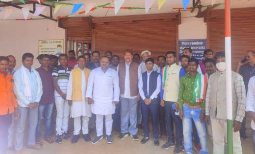 सन्निर्माण कर्मकार कल्याण मंडल अध्यक्ष सुशील शनि अग्रवाल के ... - CG Sandesh