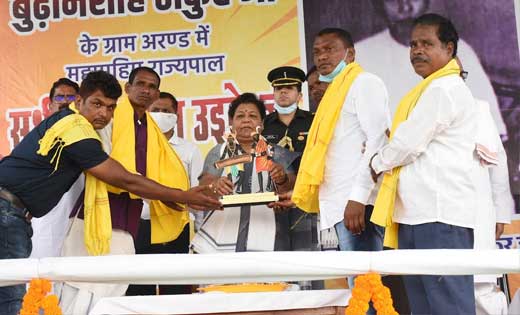राज्यपाल सुश्री उइके का सर्व आदिवासी समाज के लोगों ने किया स... - CG Sandesh