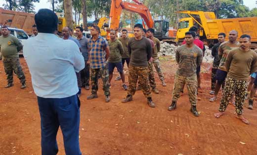 पुलिस अधीक्षक गिरिजा शंकर जायसवाल सुरक्षा व्यवस्था का जायजा ... - CG Sandesh