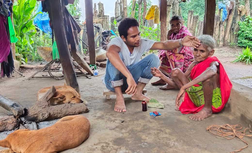 दर्द इतना ज्यादा मिला कि अब ‘दुआ’ बन गए हैं डॉ जैनेंद्र,  मा... - CG Sandesh