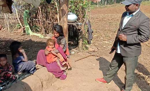 पहाड़ी कोरवां के बीमार होने के नाम से क्षेत्रीय छुटभैया नेता... - CG Sandesh