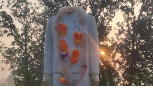 असामाजिक तत्वों ने तोड़ी राजीव गांधी की प्रतिमा ,पत्नी सोनिया... - CG Sandesh