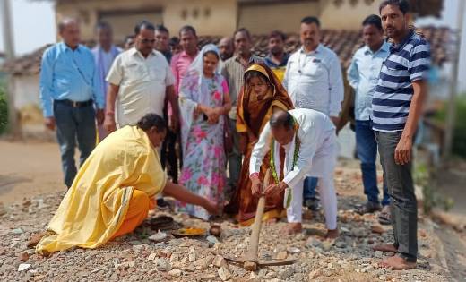 बसना : मोटर साइकल में जबरदस्त भिड़त, चार घायल, एक व्यक्ति की ... - CG Sandesh