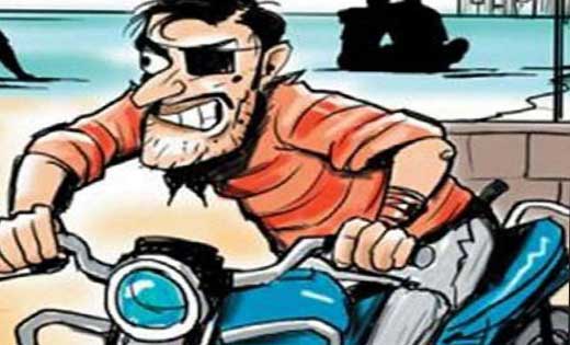 बागबाहरा : दुकान के सामने से मोटर साइकल गायब. - CG Sandesh