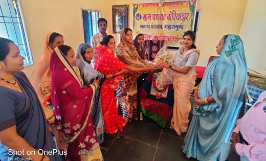 निधि लोकेश चन्द्राकर द्वारा बोरियाझर में मितानिनो का सम्मान ... - CG Sandesh