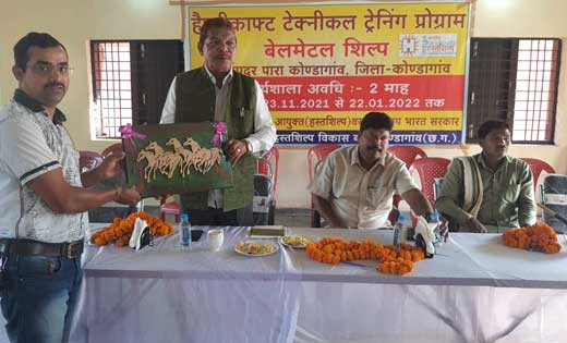नारायणपुर विधायक चंदन कश्यप ने हैंडीक्राफ्ट टेक्निकल ट्रेनिं... - CG Sandesh