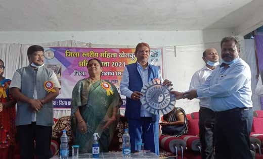 बेहतर खेल का प्रदर्शन कर खुद और अपने क्षेत्र का नाम करें रोश... - CG Sandesh