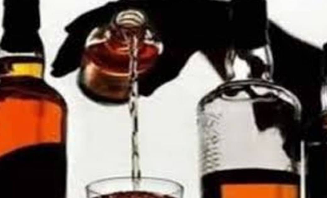 लोगों को शराब पीने पिलाने की सुविधा मुहैया कराने वाले को  घे... - CG Sandesh