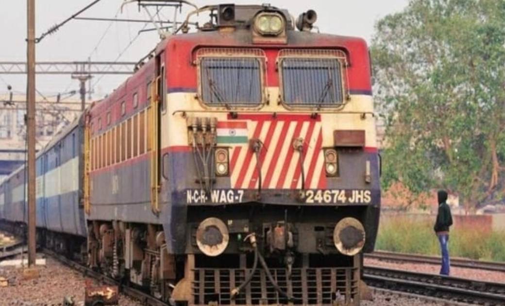 बसना :  बस स्टैण्ड और लेडी अस्पताल के पास अवैध शराब पर कार्य... - CG Sandesh