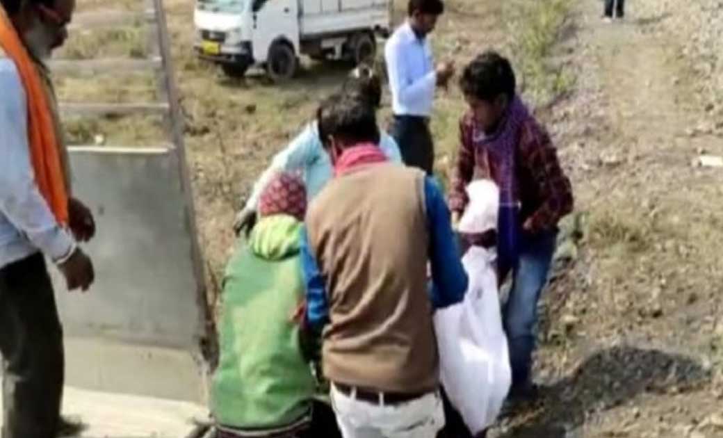 मितान भाई होने के नाते परिवार ने किया दोनों की शादी से इनकार..! प्रेमी युगल ने  रेलगाड़ी के सामने कूदकर दे दी दोनों ने अपनी जान....