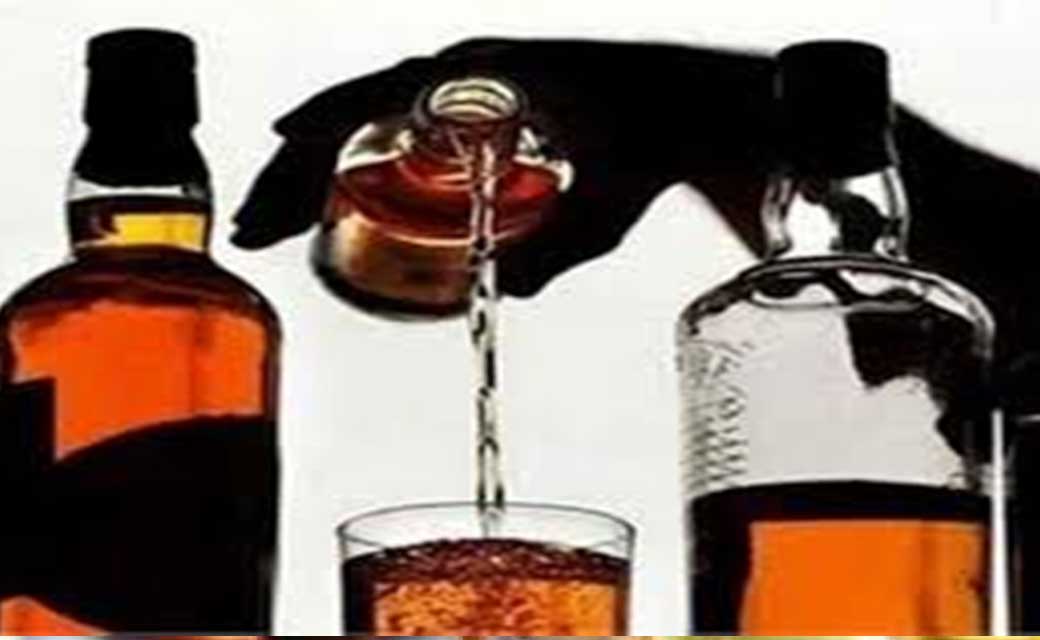 पटेवा : नास्ता ठेला में ग्राहको को शराब पीलाने की सुविधा देने वाले दो व्यक्तियों पर कार्यवाही.