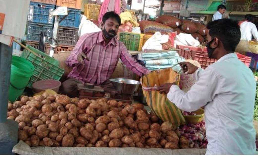 महासमुंद : कभी वो शून्य को ताकता तो कभी सूनी गलियों को निहार... - CG Sandesh