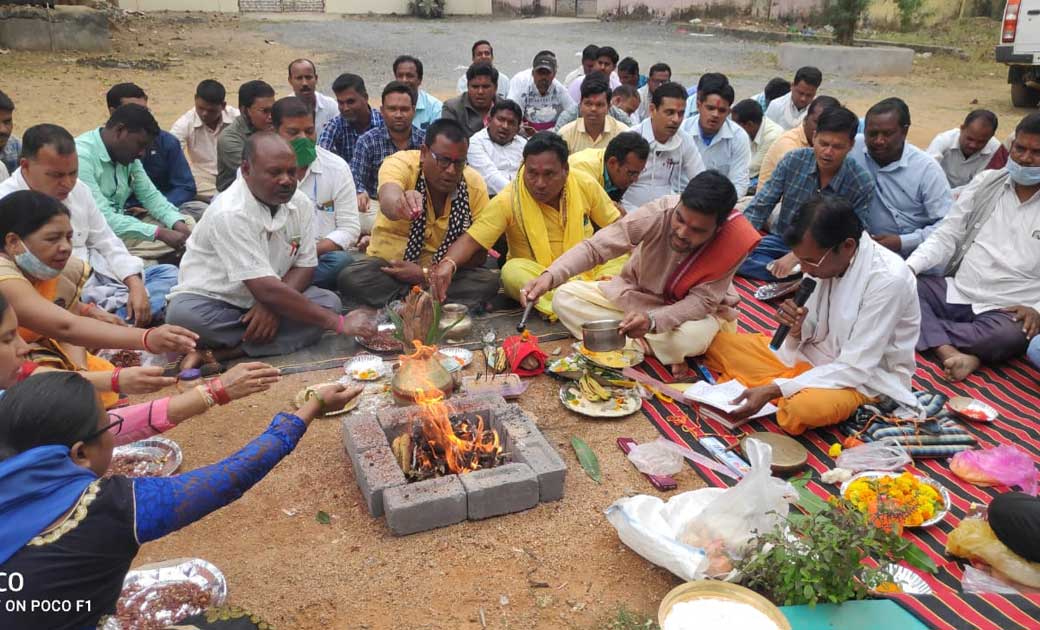 सचिव संघ ने किया यज्ञ  और कहा इस यज्ञ से भूपेश सरकार को सदबु... - CG Sandesh