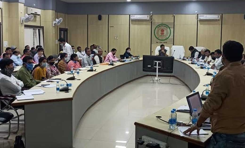 महासमुंद : गोबर खरीदी का कार्य गोधन एप के माध्यम से प्रतिदिन... - CG Sandesh