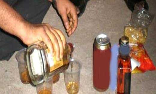 बागबाहरा : चखना सेन्टर में लोगो को शराब पिलाने की सुविधा उपल... - CG Sandesh