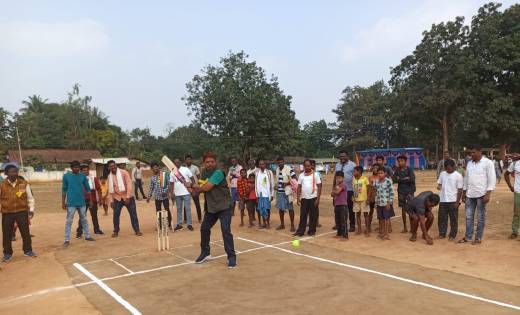 देव दियारी क्रिकेट प्रतियोगिता का विधायक ने किया शुभारंभ - CG Sandesh