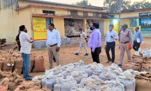 महासमुंद: कलेक्टर ने चरौदा धान खरीदी केन्द्र का किया आकस्मिक... - CG Sandesh