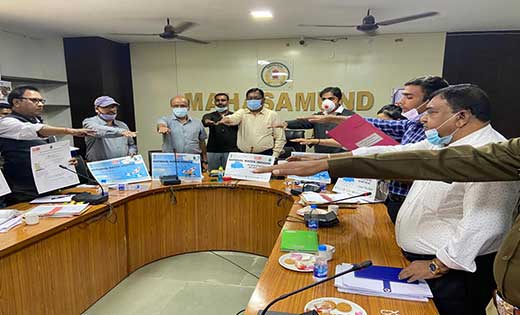 महासमुंद  : “कैच द रेन” जल संरक्षण पर ली अधिकारियों ने शपथ - CG Sandesh