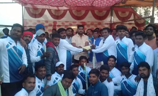 क्रिकेट प्रतियोगिता के समापन में पहुँचे जनपद सदस्य, खिलाड़िय... - CG Sandesh