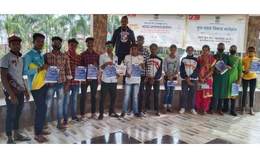 महासमुंद: पूरे जिले में किया जा रहा युवा मंडल विकास कार्यक्र... - CG Sandesh