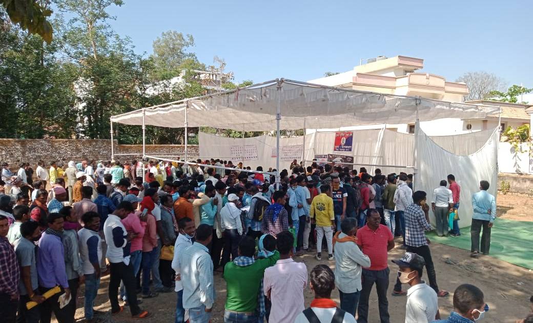 सड़क सुरक्षा महीना के तहत आज बाग बाहरा स्तिथ दुर्गा मंदिर चौक... - CG Sandesh