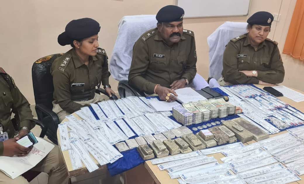 महासमुंद :  मारुति सियाज कार  में  36.270 किलो ग्राम चांदी ए... - CG Sandesh
