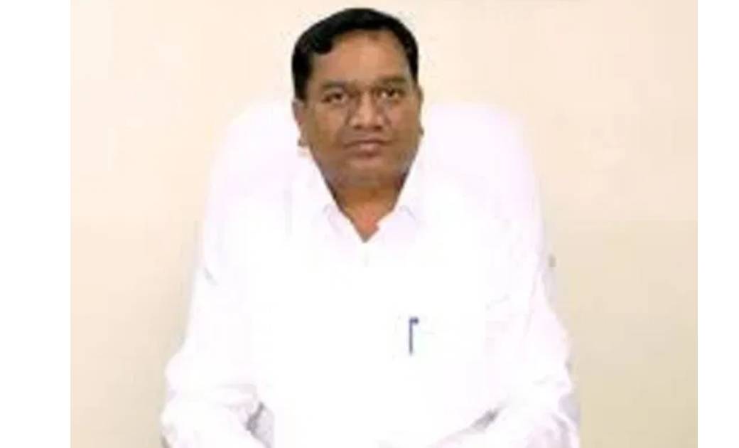 कोरोना से बचाव के लिए वैक्सीन जरूर लगवाएं : कलेक्टर  डोमन सि... - CG Sandesh