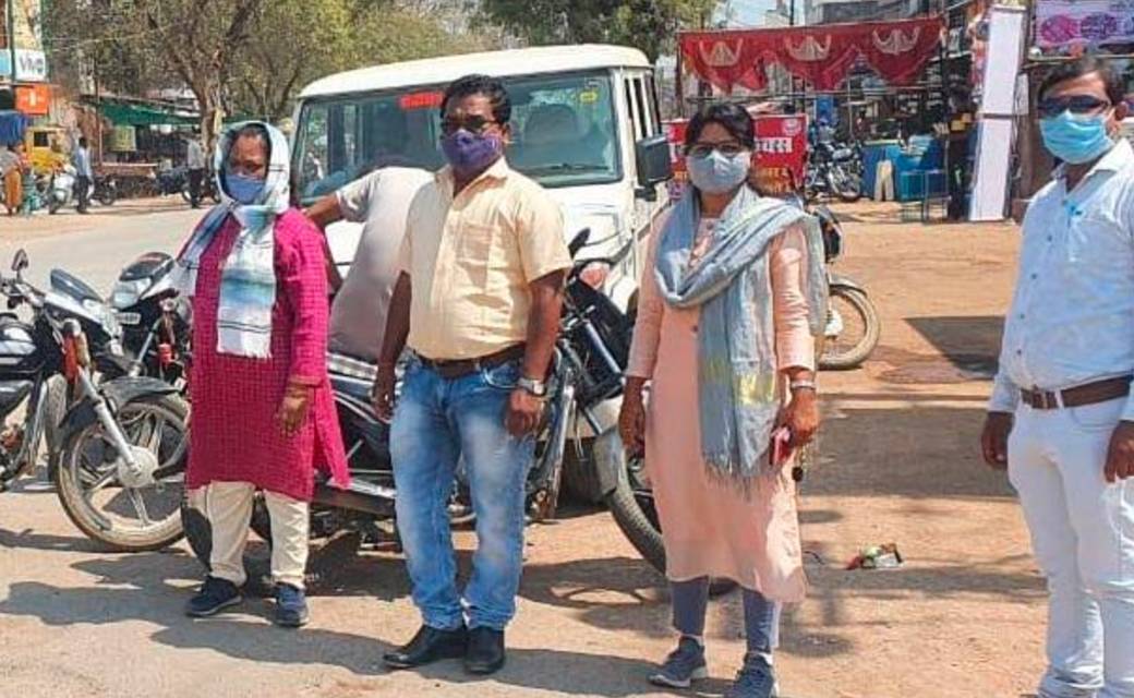 महासमुन्द  : जिला और पुलिस प्रशासन द्वारा बिना माॅस्क के वाह... - CG Sandesh