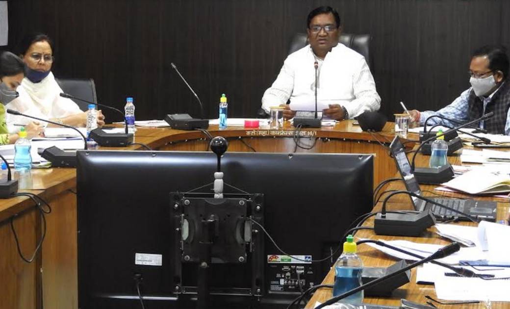 महासमुन्द : कलेक्टर की अध्यक्षता में समय-सीमा की बैठक  कोटवा... - CG Sandesh