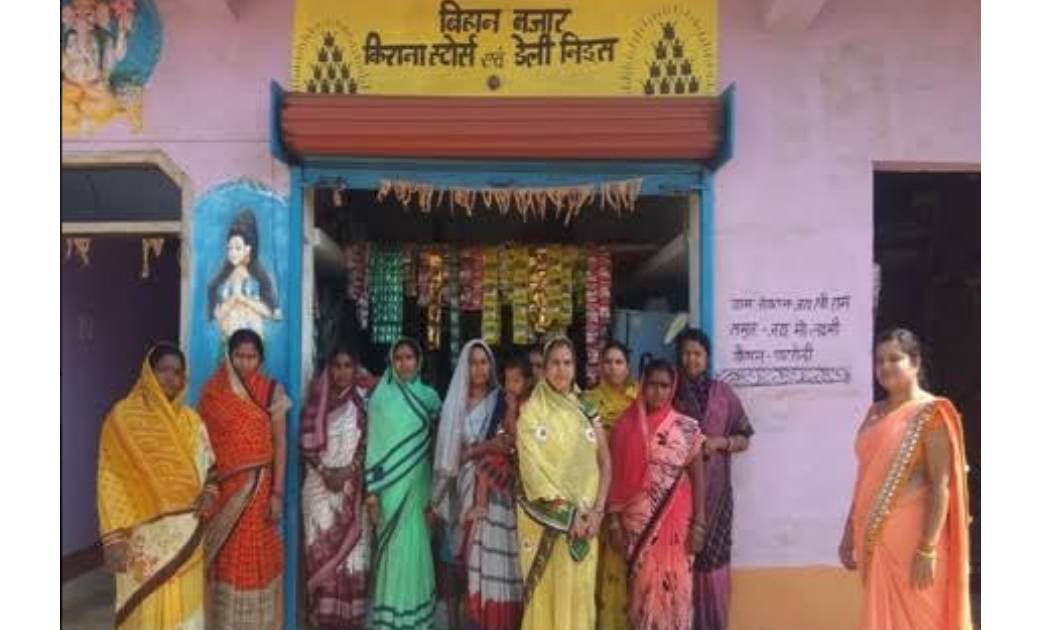 महासमुन्द : मुर्गी, बतख पालन एवं किराना दुकान संचालित कर समू... - CG Sandesh