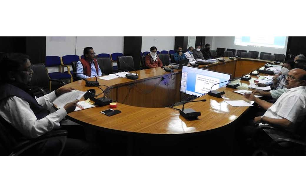 महासमुंद :  कलेक्टर ने कृषि से जुड़े विभागों के अधिकारियों की... - CG Sandesh