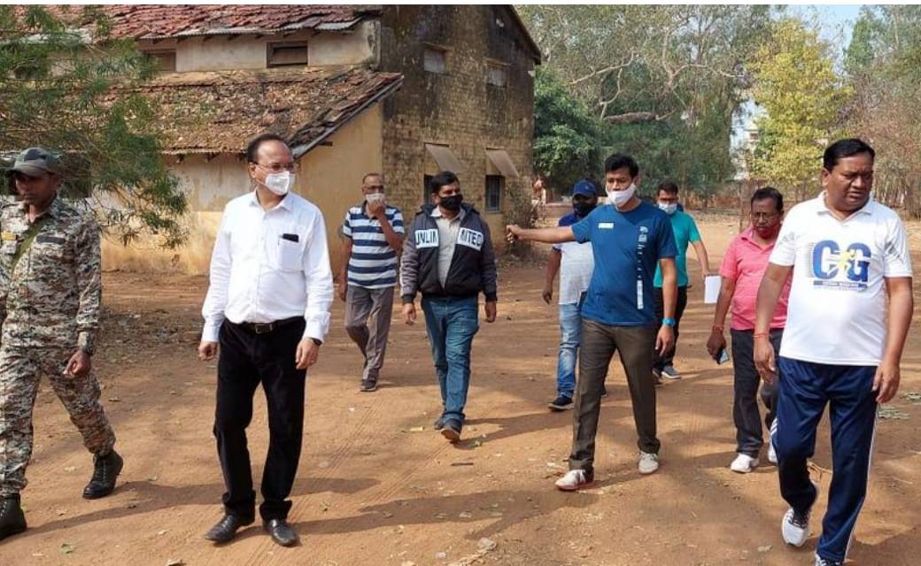 महासमुन्द : कलेक्टर ने विभिन्न शासकीय कार्यलयों तथा जिला मुख... - CG Sandesh
