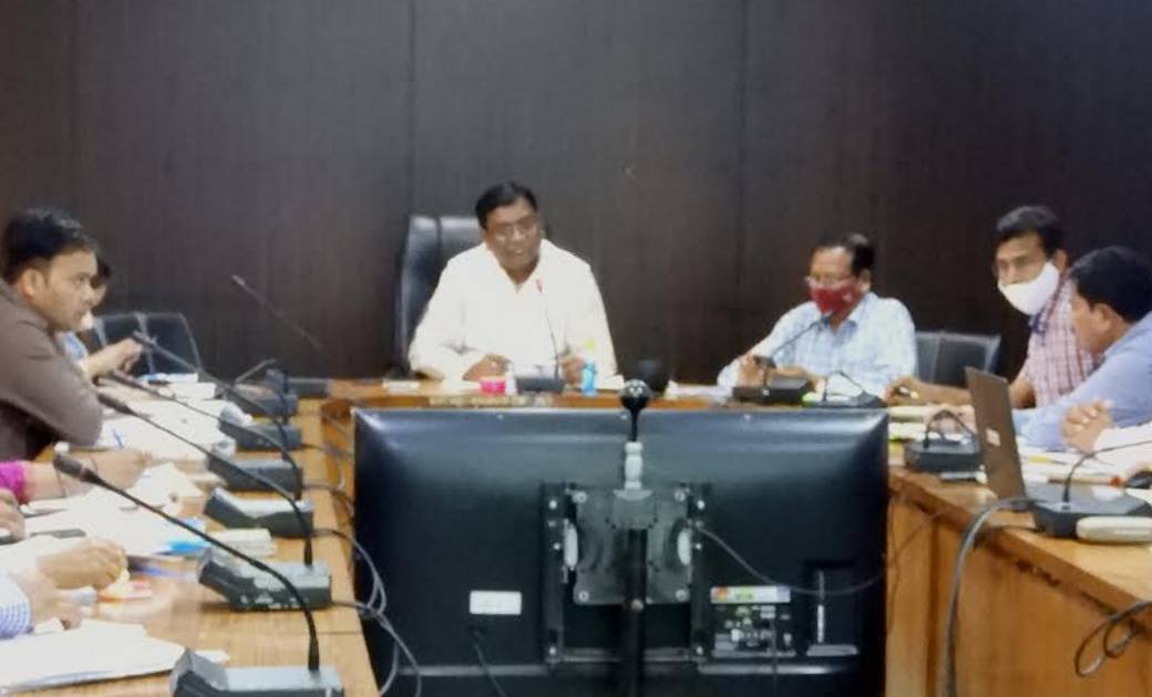 महासमुन्द एवं पिथौरा के भू-अर्जन प्रकरण पर हितग्राहियों को श... - CG Sandesh