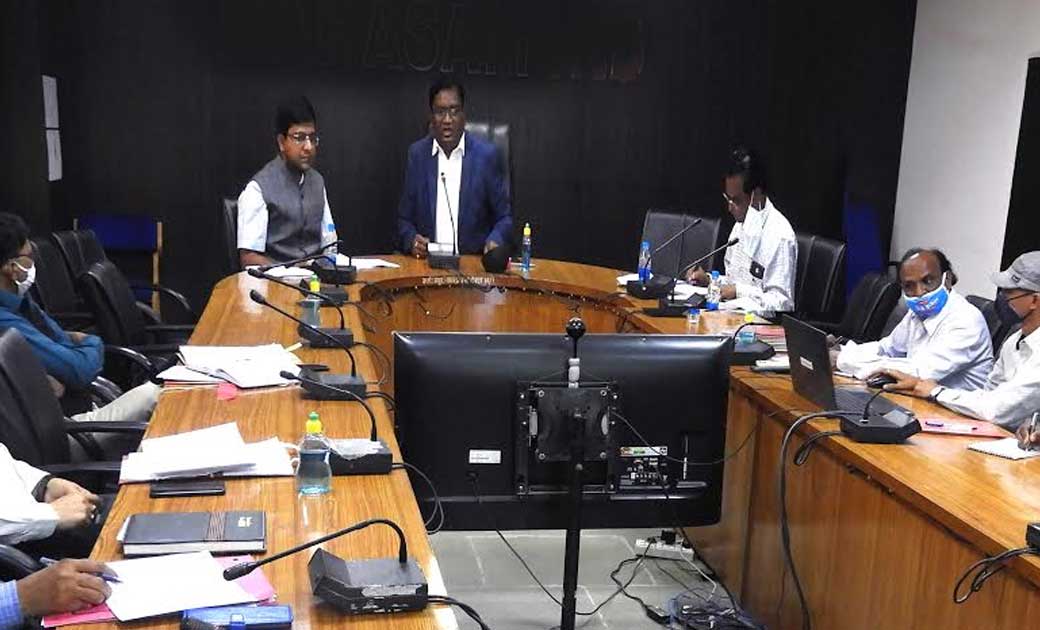 महासमुंद : कलेक्टर ने राजस्व अधिकारियों की ली समीक्षा बैठक - CG Sandesh