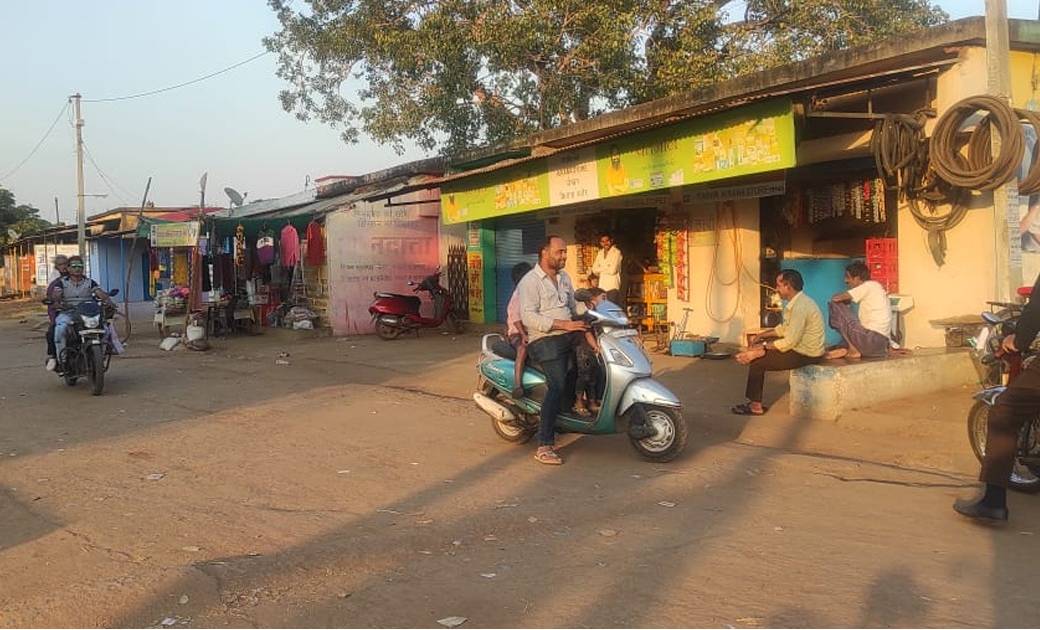 महासमुंद : बेलसोंडा मे फर्जी व्यावसायिक परिसर पर शुरू हुई का... - CG Sandesh